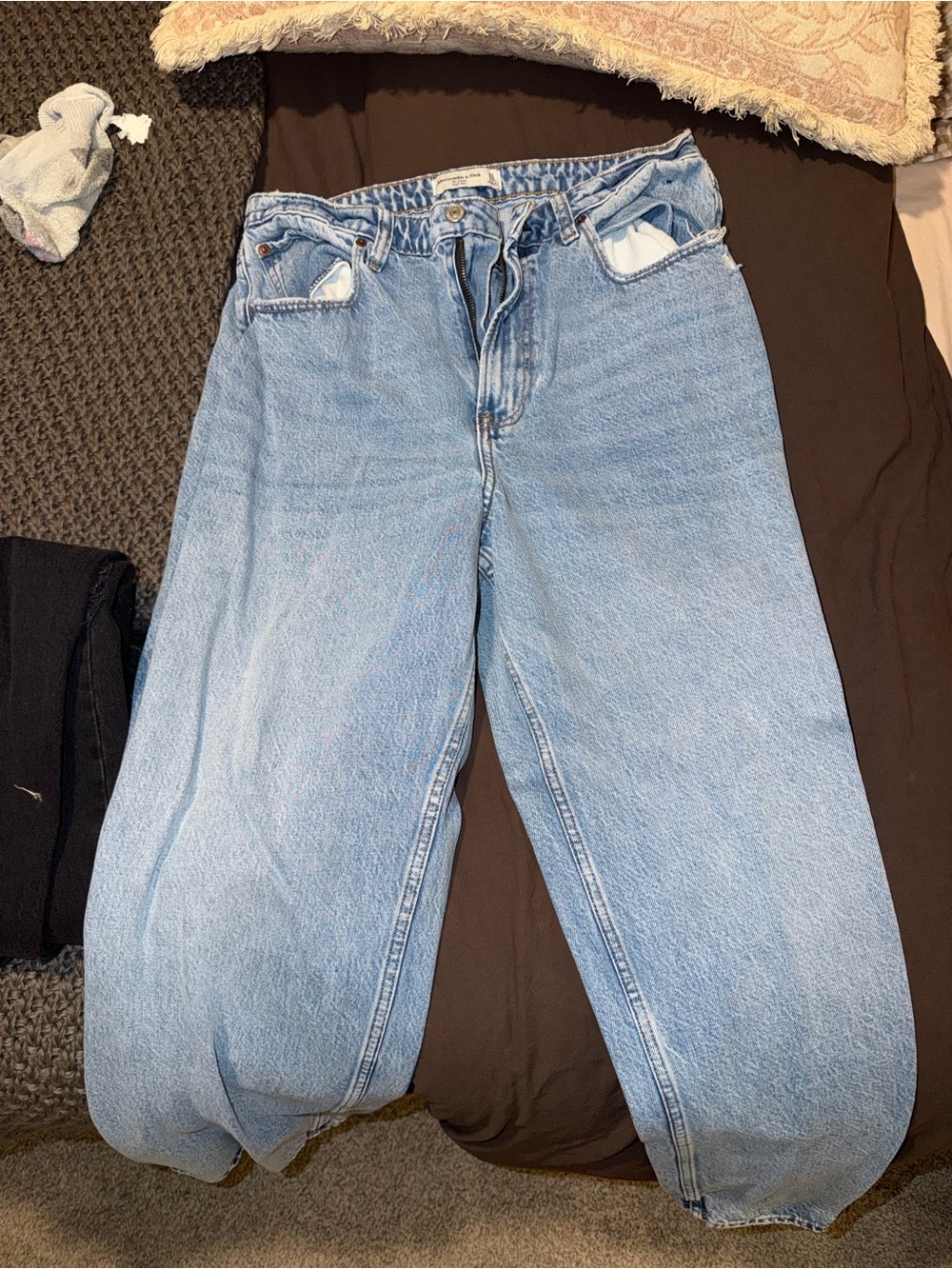 Abercrombie the loose jeans - Picture 2 of 4